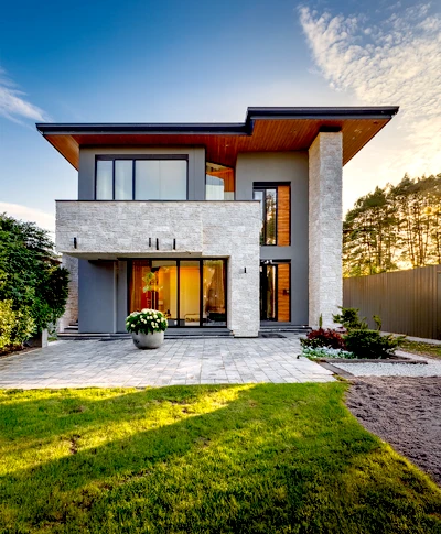 Luxury stucco finish with brick moulding in Toronto area